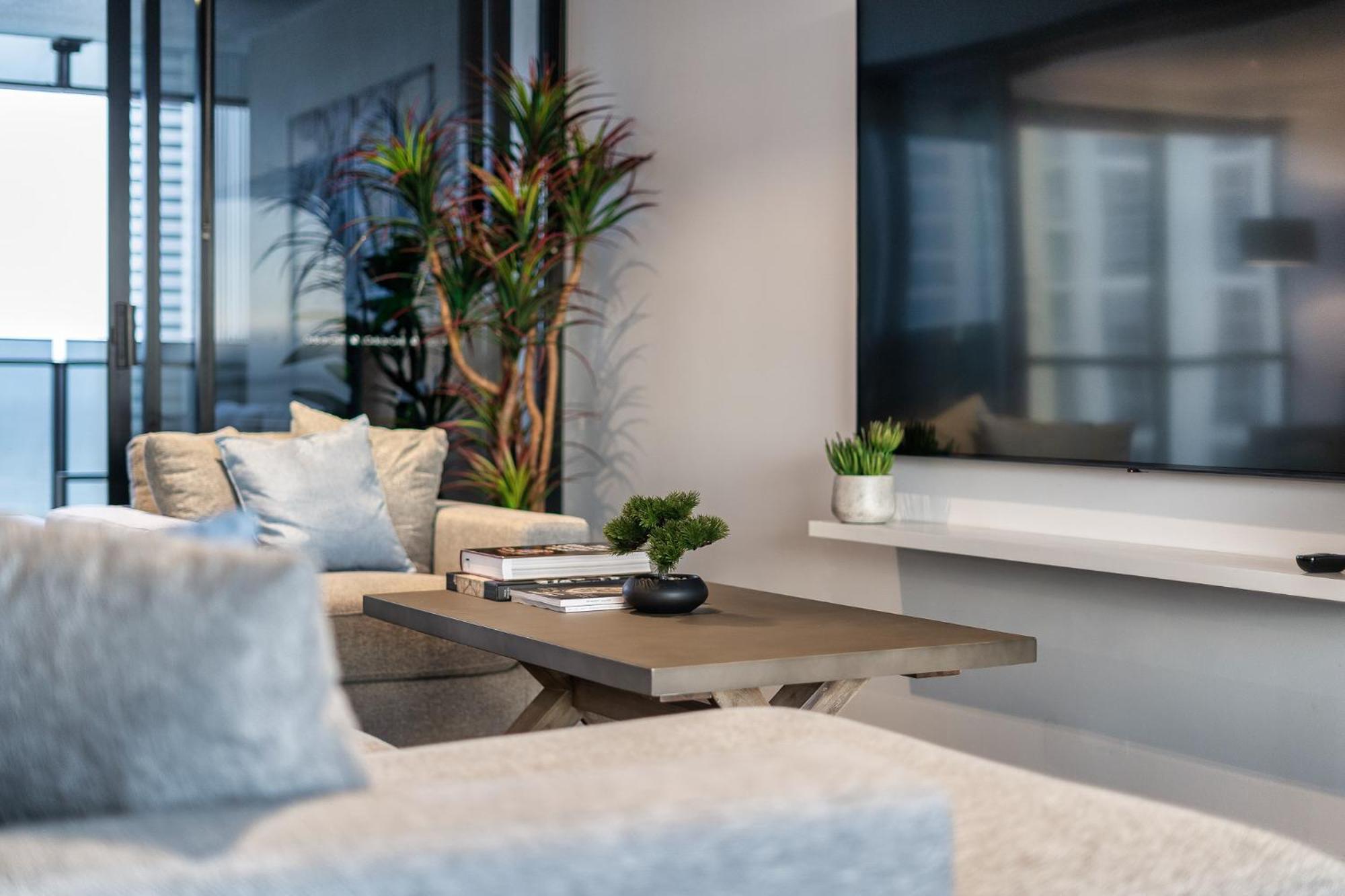 Surfers Paradise Retreat Stunning Views 2-br Haven *